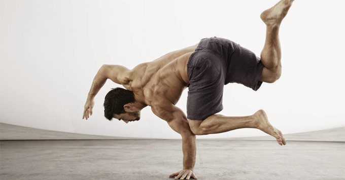 Top 15 Exerciții fără Greutăți pentru Creșterea Masei Musculare Acasă